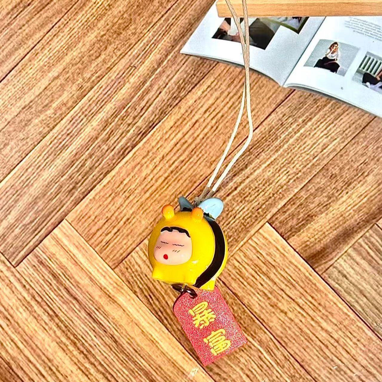 Crayon Shin-chan Bee Cosplay F - đánh giá và giá Interior Design Styles