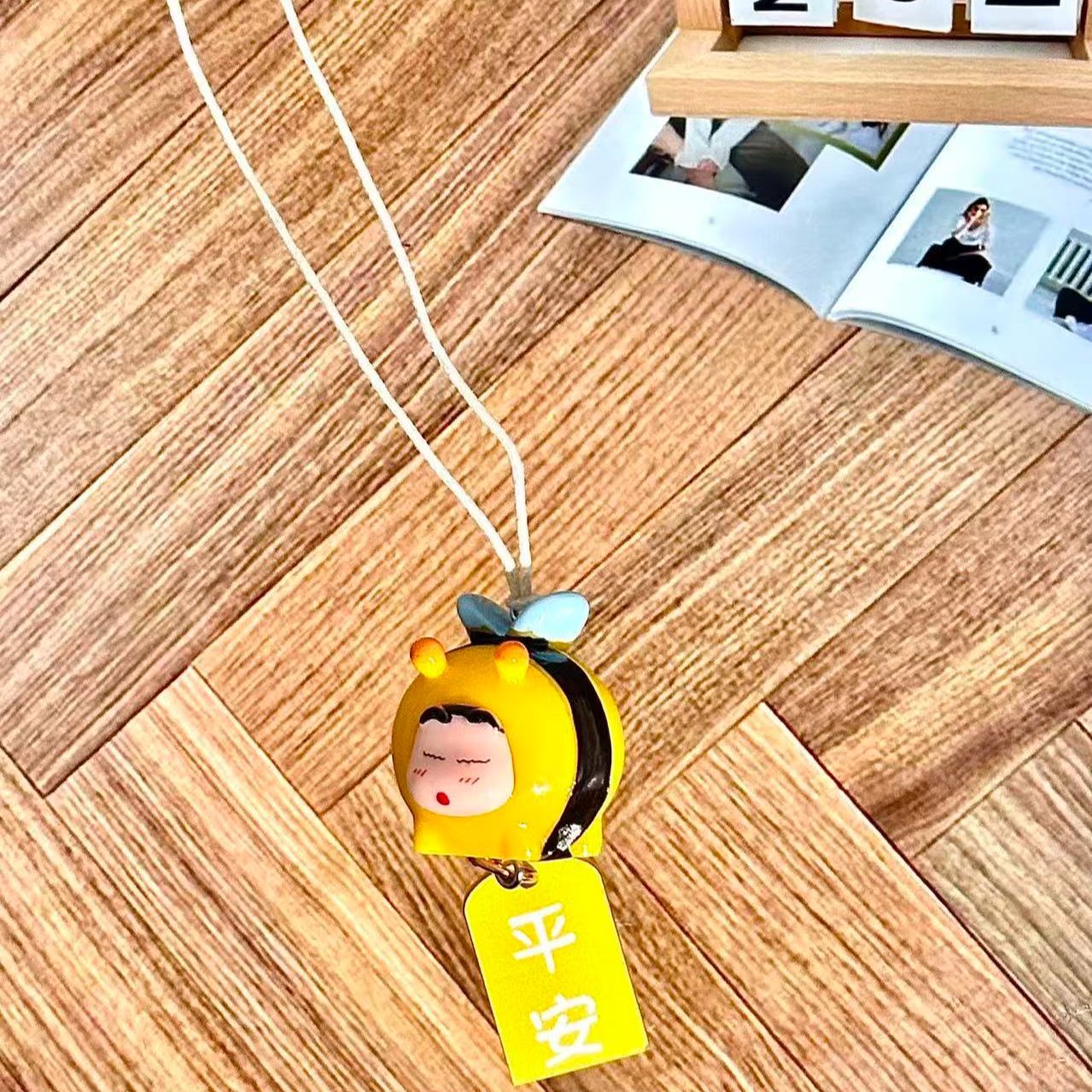 Crayon Shin-chan Bee Cosplay F - đánh giá và giá Interior Design Styles